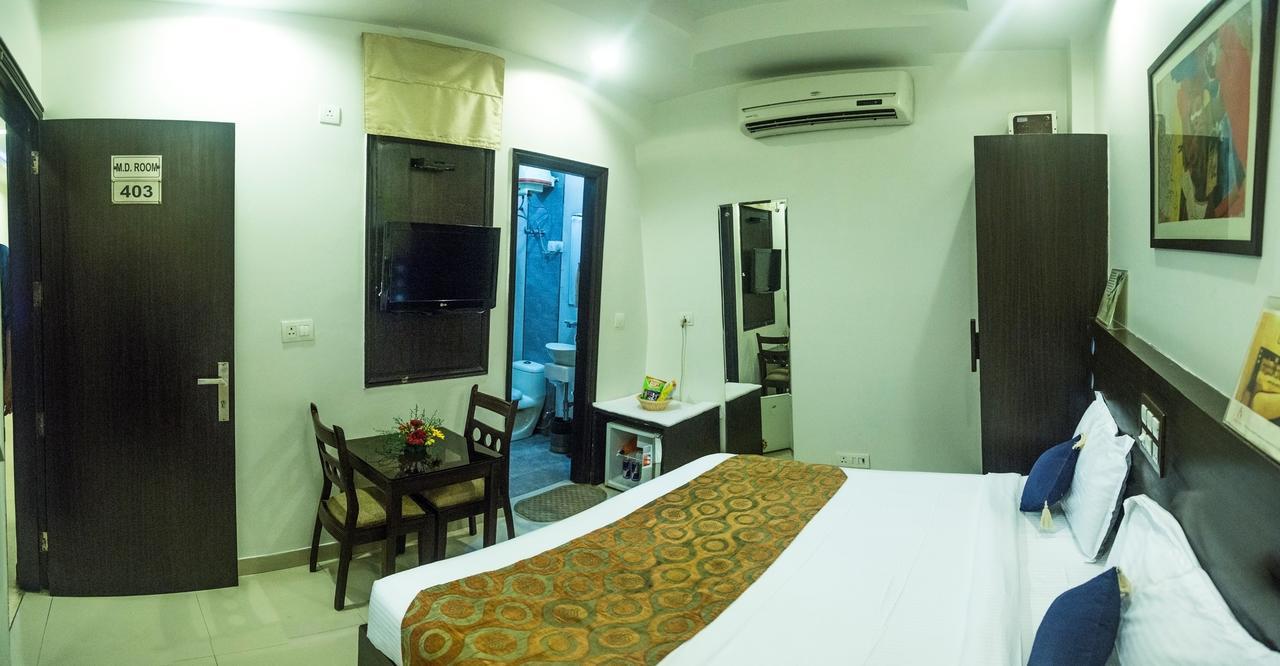 Hotel Amby Inn Nueva Delhi Exterior foto