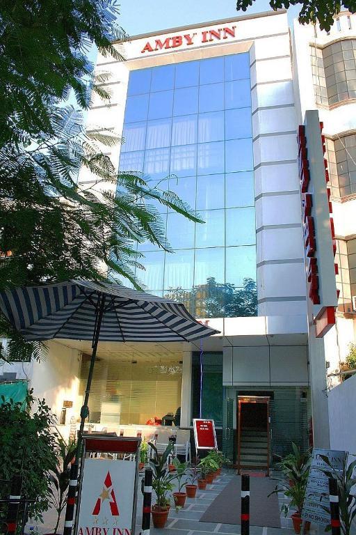 Hotel Amby Inn Nueva Delhi Exterior foto